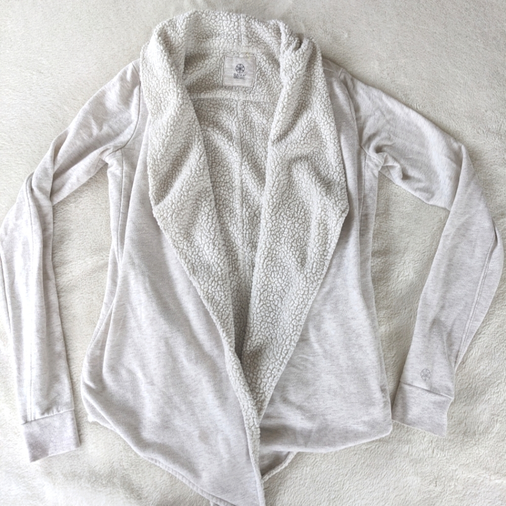 🌷3/15🌷 Gaiam light gray sherpa athleisure cardigan size XS